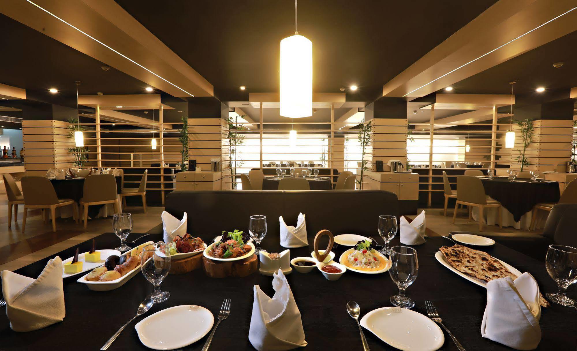 Hotel Patliputra Continental Patna  Exteriér fotografie