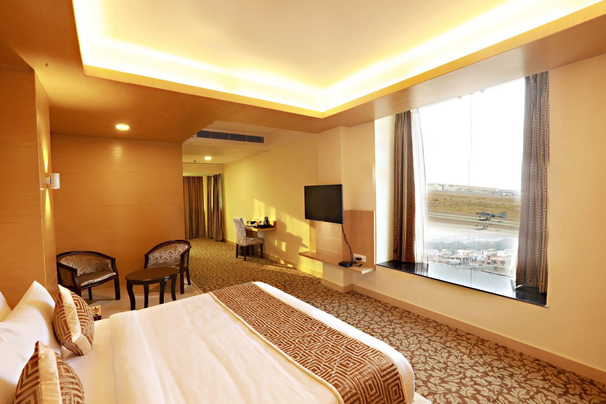 Hotel Patliputra Continental Patna  Exteriér fotografie